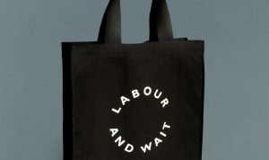  (Model tote bag. Foto: Dok. labourandwait)